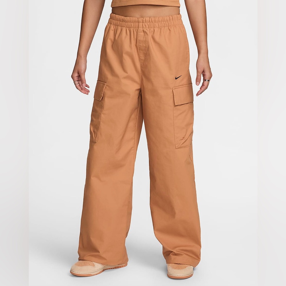 Nike Everything Woven Women's Mid-Rise Cargo pants in color flax